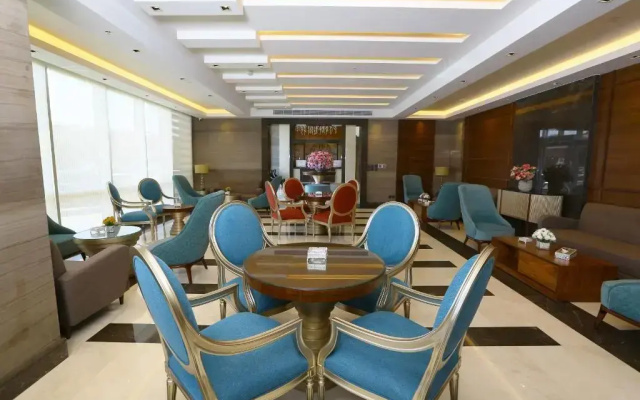 Weekend Hotel Sari