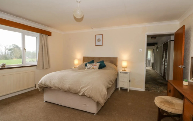 Hawksbridge Bungalow