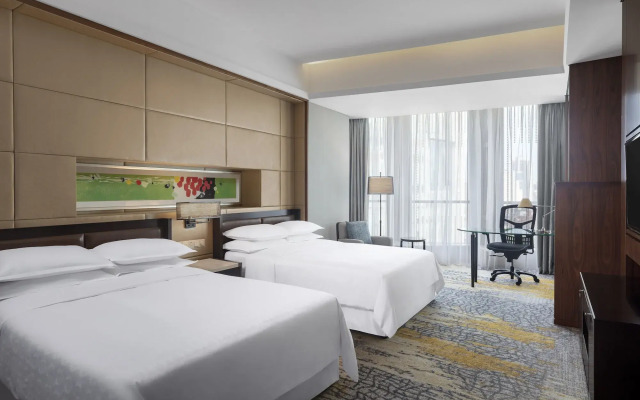 Sheraton Grand Shanghai Pudong Hotel & Residences