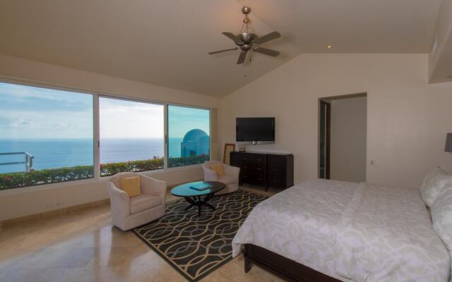 Spacious 5 BR W/amazing Ocean View at Villa del Mar