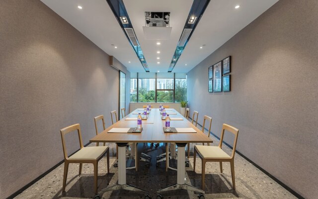 CM Serviced Apartment Shenzhen Dongmen