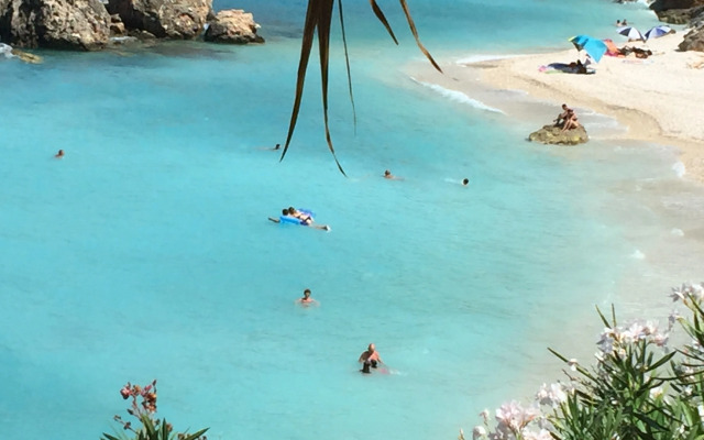 Lagoon View Apartments - Adults Only