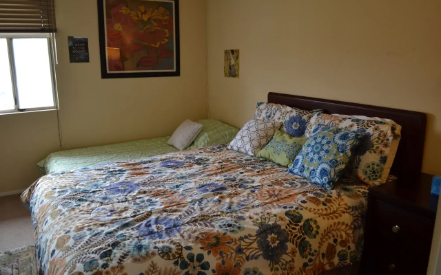 Bed and Breakfast in Hollywood Hills