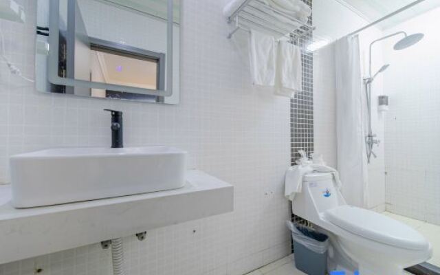 Shanghai Evening Fenglin Hotel