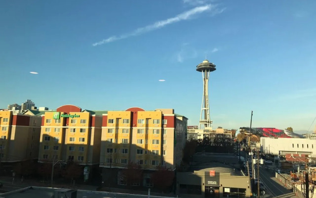 Domicile Suites at Mark on 8th