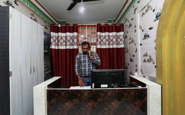 OYO 18686 Aradhya Residency