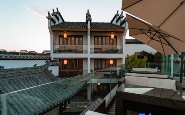 Seven Scenes Hotel
