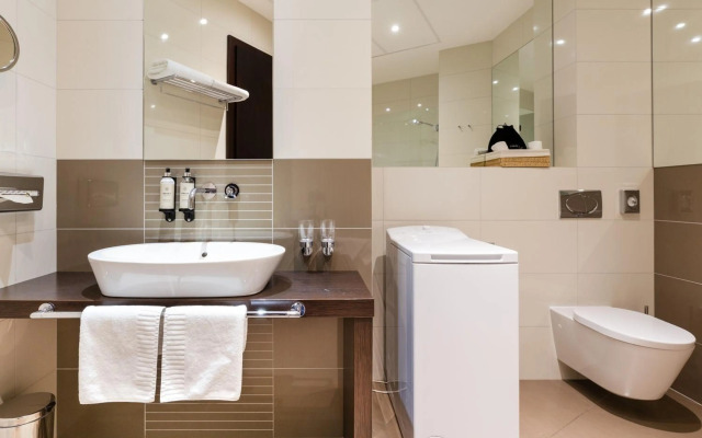 Roset Hotel & Residence