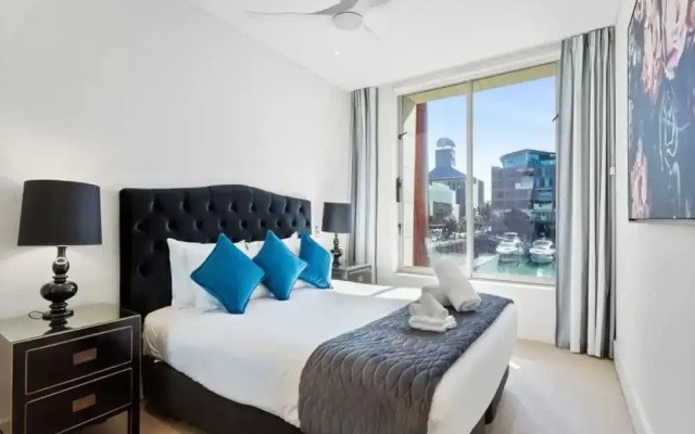 Gorgeous 2 Bedroom - Wynyard Quarter! Free Parking