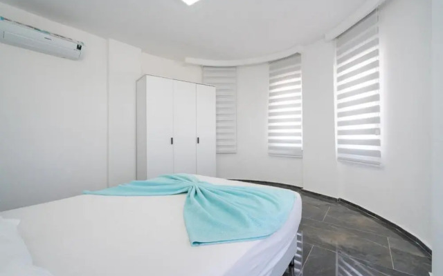 Superb Villa With Private Pool in Antalya