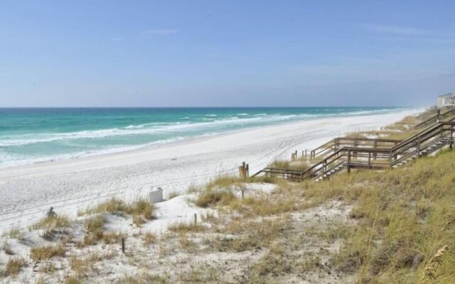 Crescent at Miramar By BlueSwell