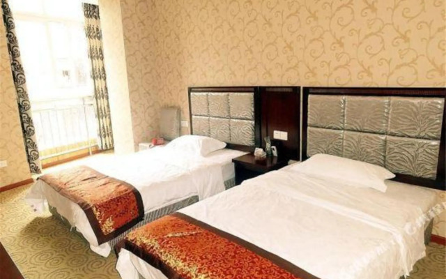 Jiangcheng Hotel (Chenjia Ping Subway Station)