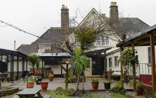 Balfour Arms