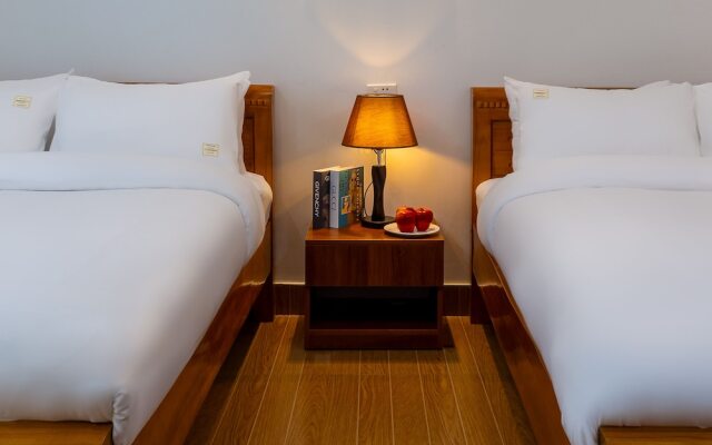 Catba Hong Kong Hotel