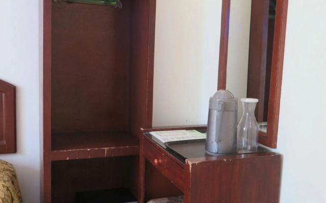OYO 210 Apple Tree Suites