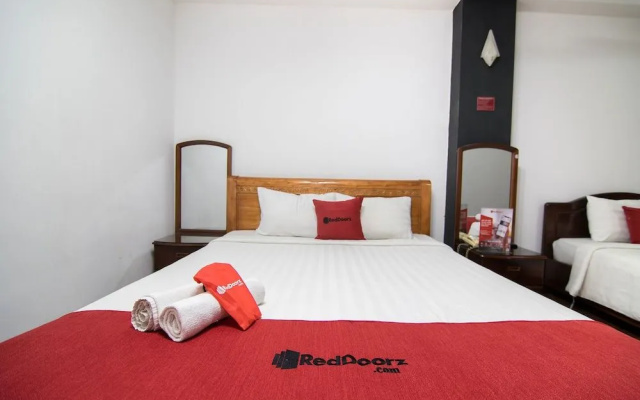 RedDoorz Near Ben Thanh Market 2 – Guest Rooms – Ho Chi Minh City