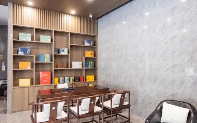 VX Hotel (Nanjing Tianyin Avenue Subway Station)