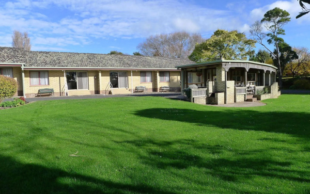 Willaway Motel Apartments