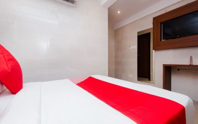OYO 12257 Hotel Sai Suites