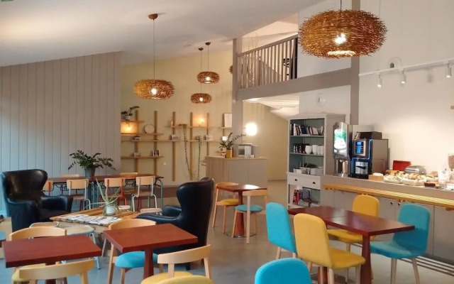 Halt Hotel