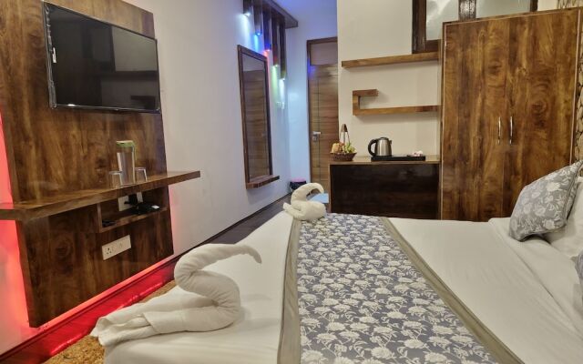 Seven Hills Hotel Srinagar