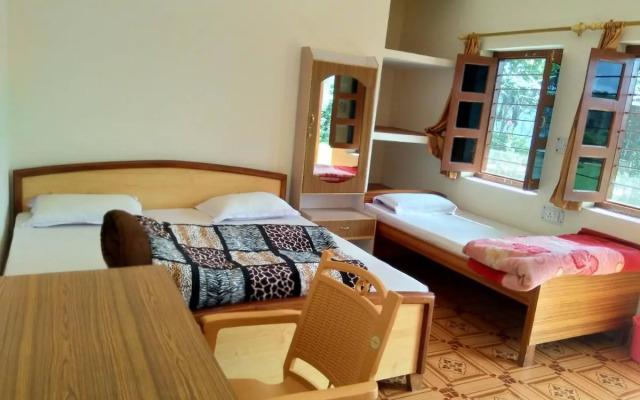 StayApart - Maa Anadmayee Guest House