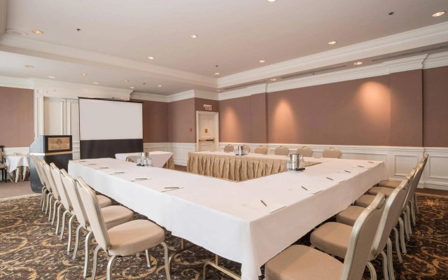 La Grande Residence at the Sutton Place Hotel