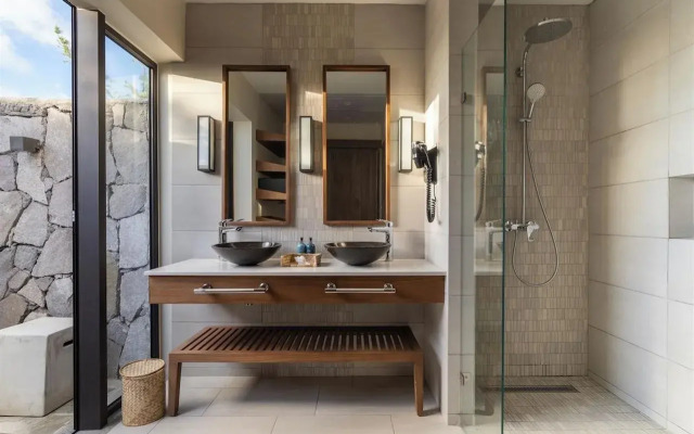 Constance Tekoma. Rodrigues