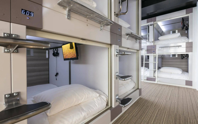 Capsule Resort Kyoto Square