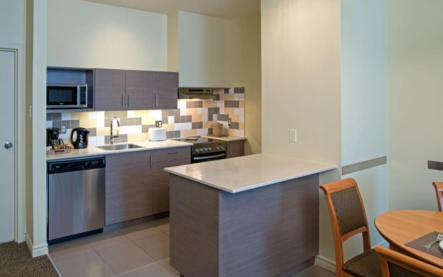 Le Square Phillips Hotel And Suites