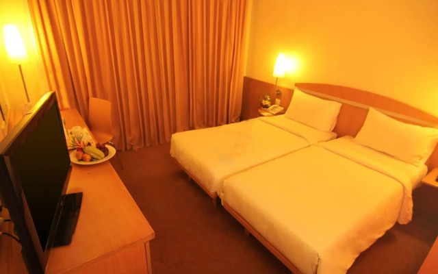 ATM Maybank Hotel Ibis Pekanbaru