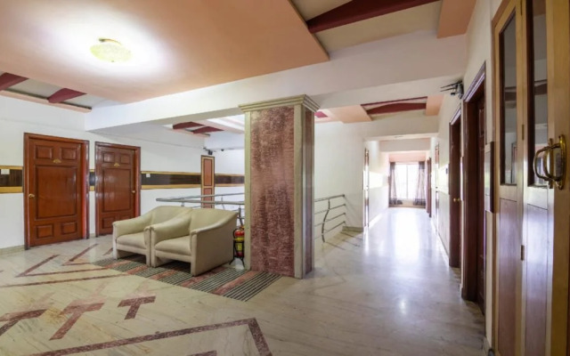 Aura Inn by OYO Rooms