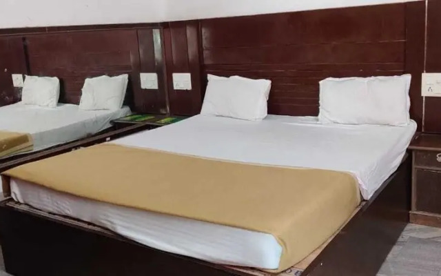 Goroomgo The Royal Puri