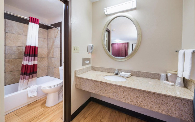 Red Roof Inn Columbus - Grove City