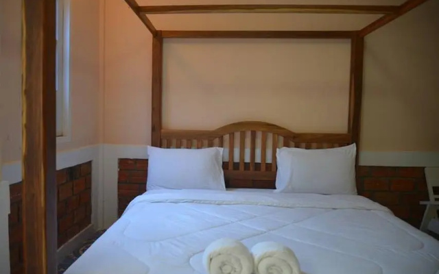 8 Praw View Hotel