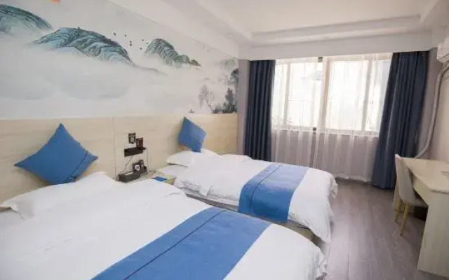 Kaiman Hotel (Yichun No.1 High School Yuanzhou Ancient City)