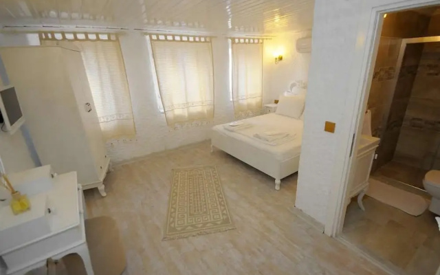 Alacati Otel Lalasa