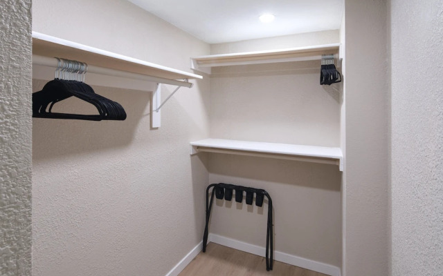 Blue Tides Getaway - Private Pool & Fire Pit