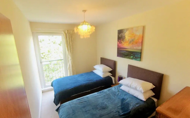 Charming 4 Bedroom Apartment by Royal Botanic Garden