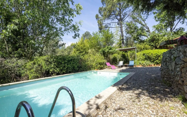 Tranquil Villa in Les Salelles