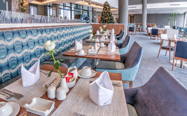 City Lodge Hotel Waterfall City