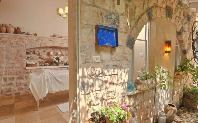 Pina Balev Inn