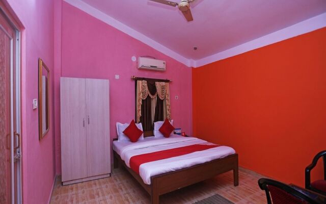 OYO 26822 Golden Sea Queen Beach Resort