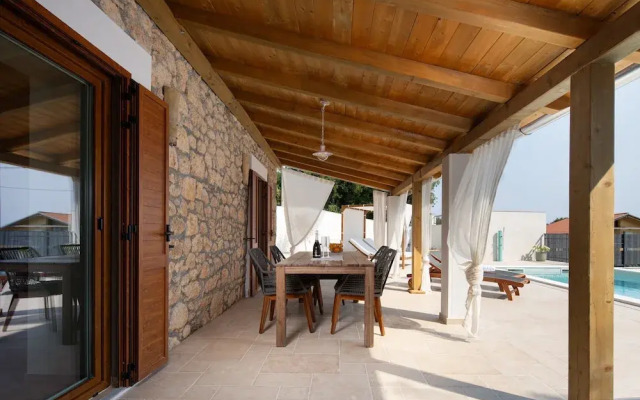 Casa Di Nika Private Heated Pool and Jacu