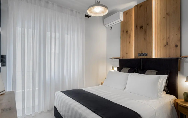 Acropolis Deluxe Apartment