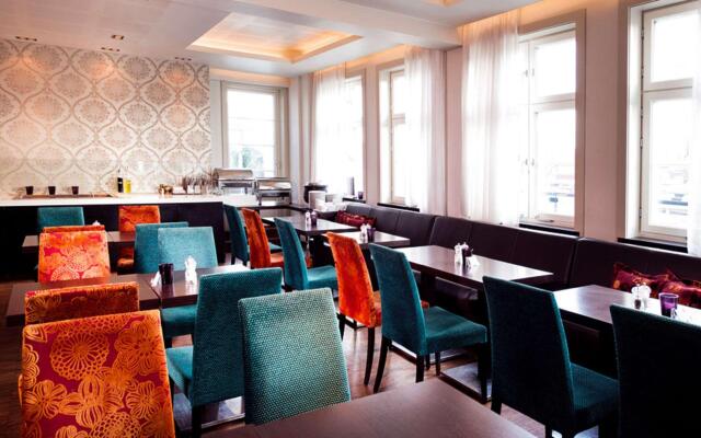 Home Hotel Folketeateret