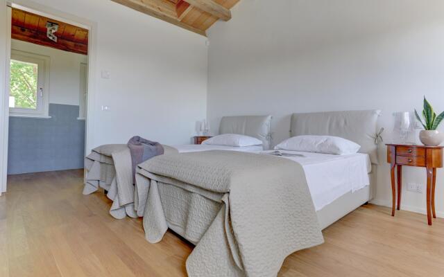 2Balsl   Montefreddo - Large Two Bedroom Split Level
