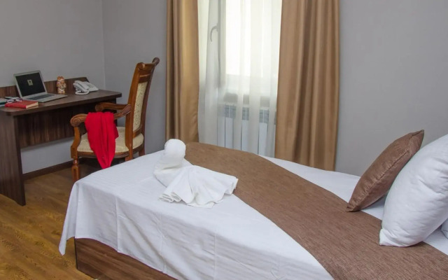 Jipek Joli Inn