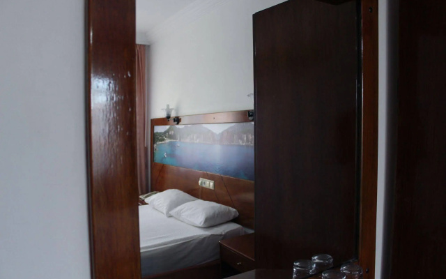 Semoris Hotel