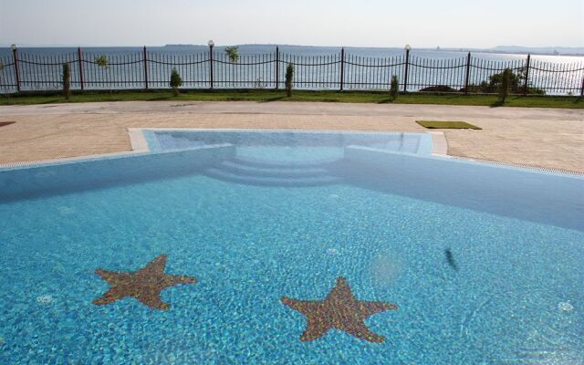 Fort Noks Grand Resort